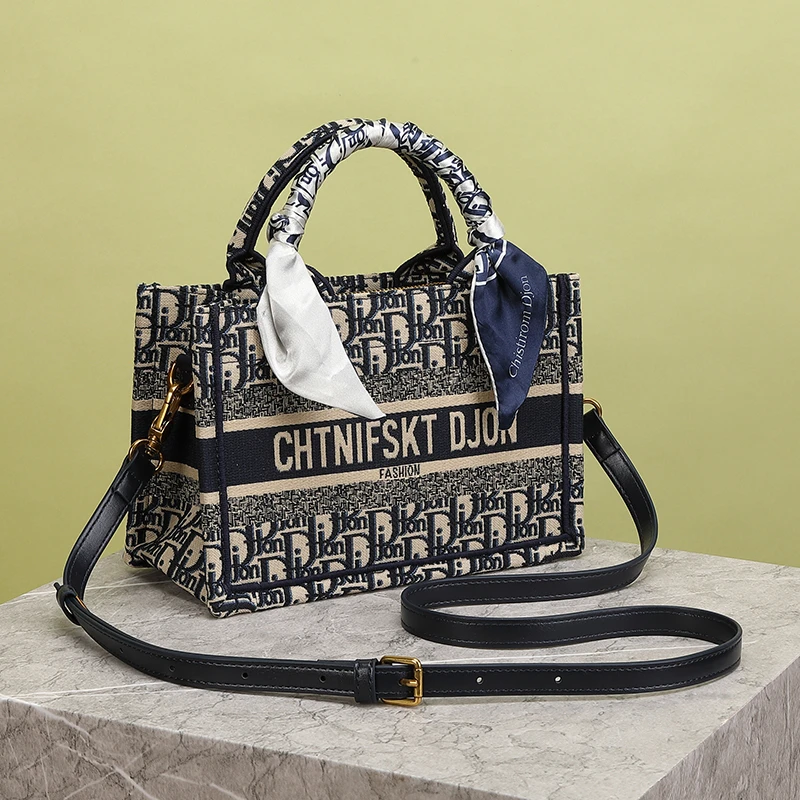 官方正品通勤托特包女小2025新款高级感小众女士手提包单肩斜挎包