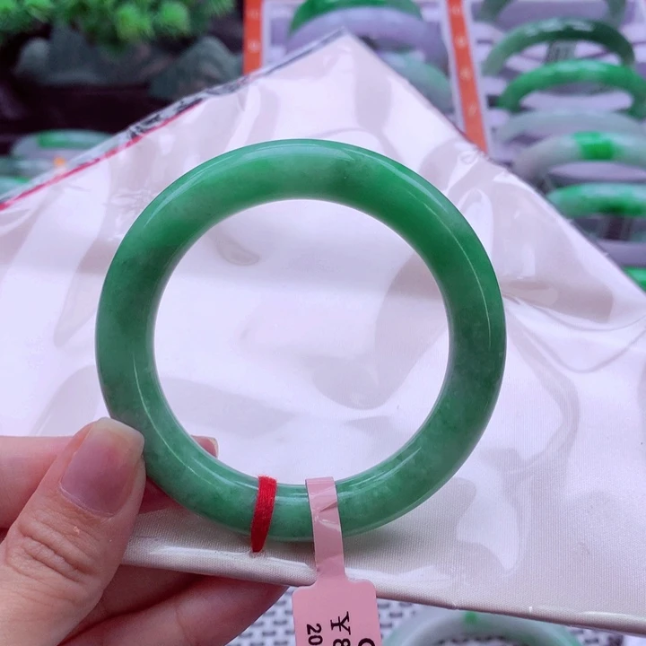 翡翠未镶嵌手镯翡翠