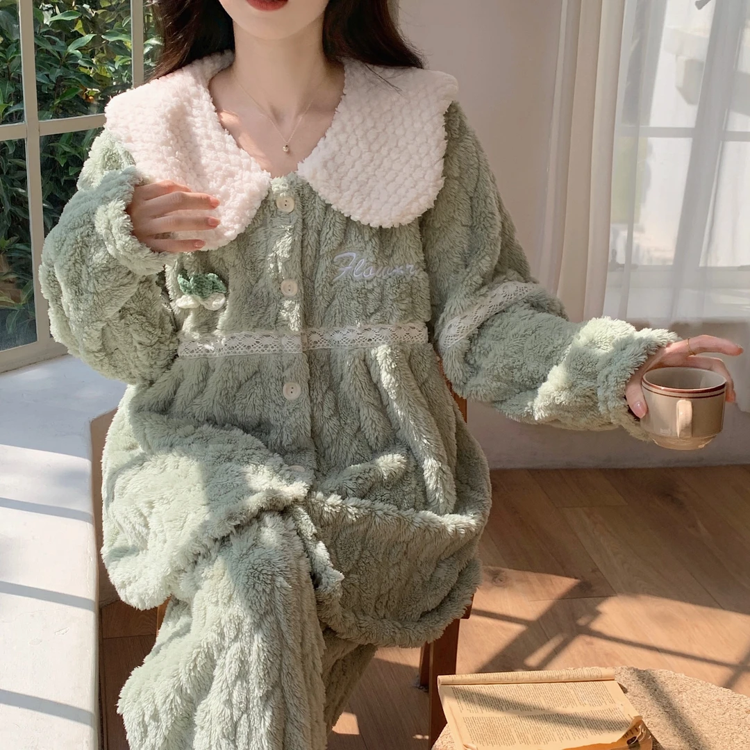 冬季新款珊瑚绒睡衣女加绒加厚宽松秋冬可外穿法兰绒家居服