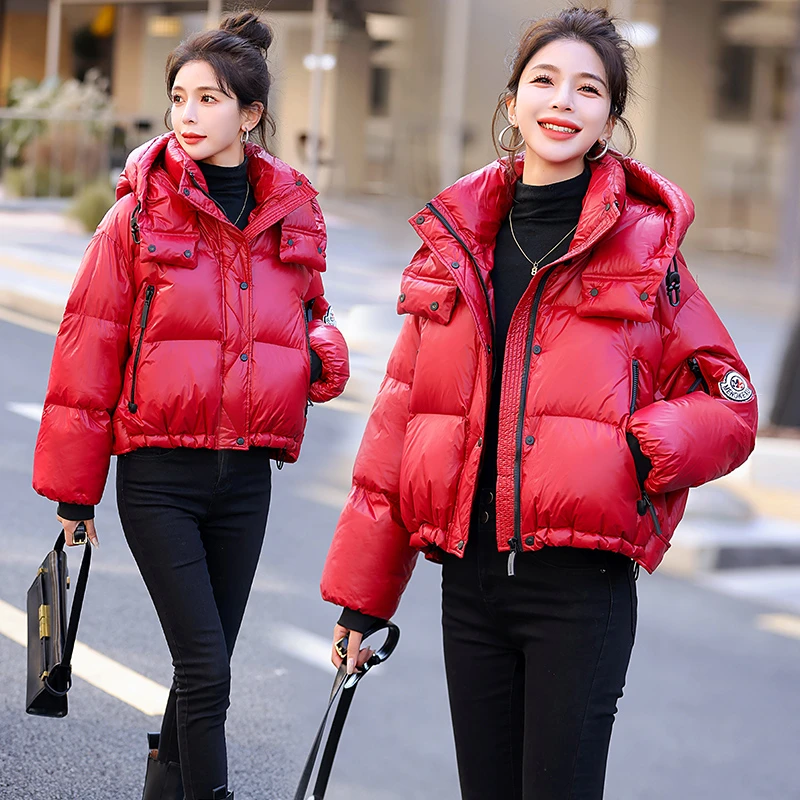 亮面羽绒服女短款冬季2025小个子90白鸭绒外套母亲洋气衣服高贵
