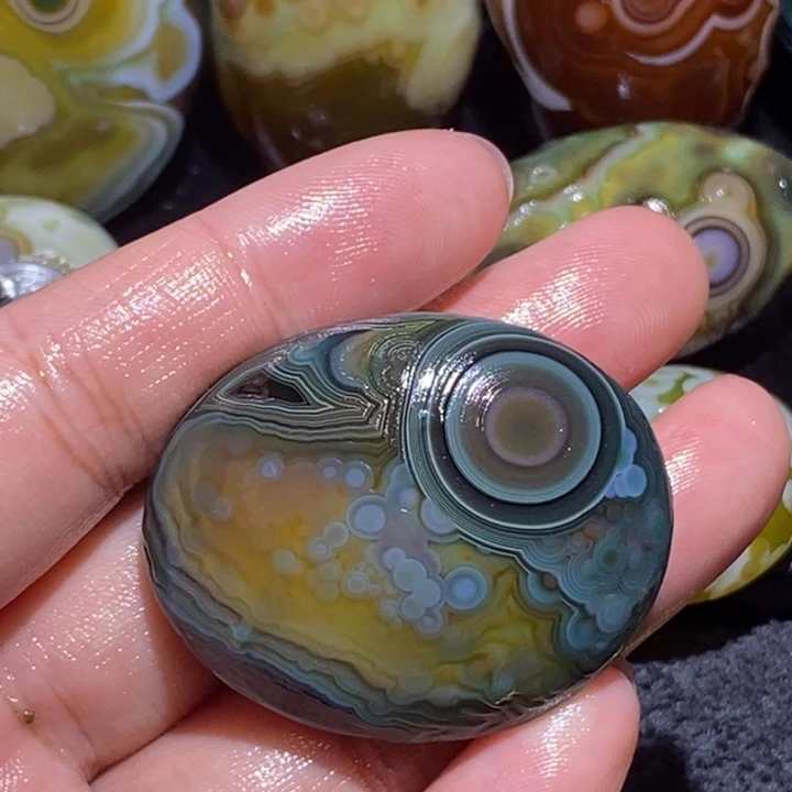 熙***沂玛瑙/玉髓未镶嵌珠宝奇石