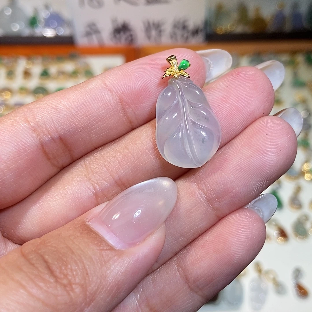 翡翠18K金镶嵌颈饰111