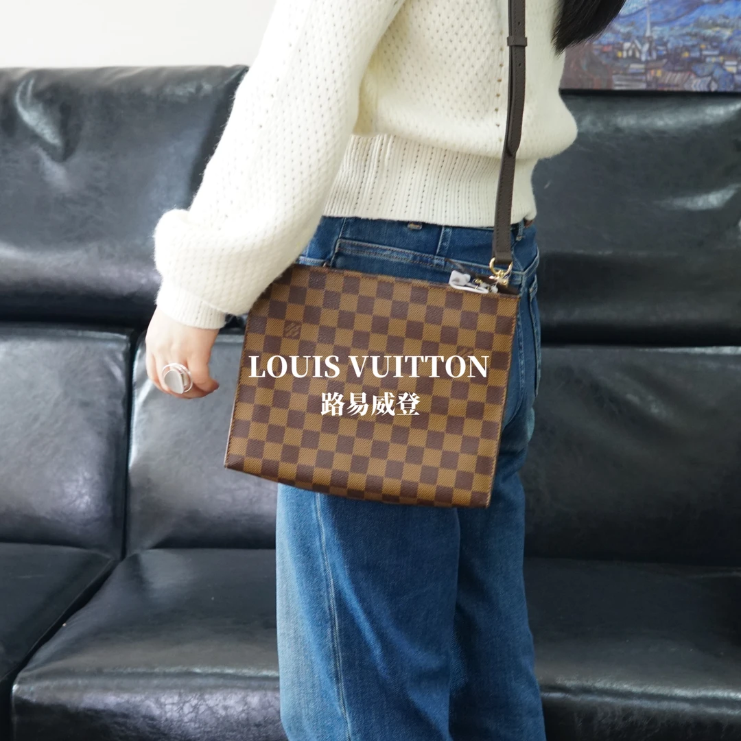 95新 LouisVuitton/路易威登 棕棋盘格洗漱包/F3FY06123041/3041
