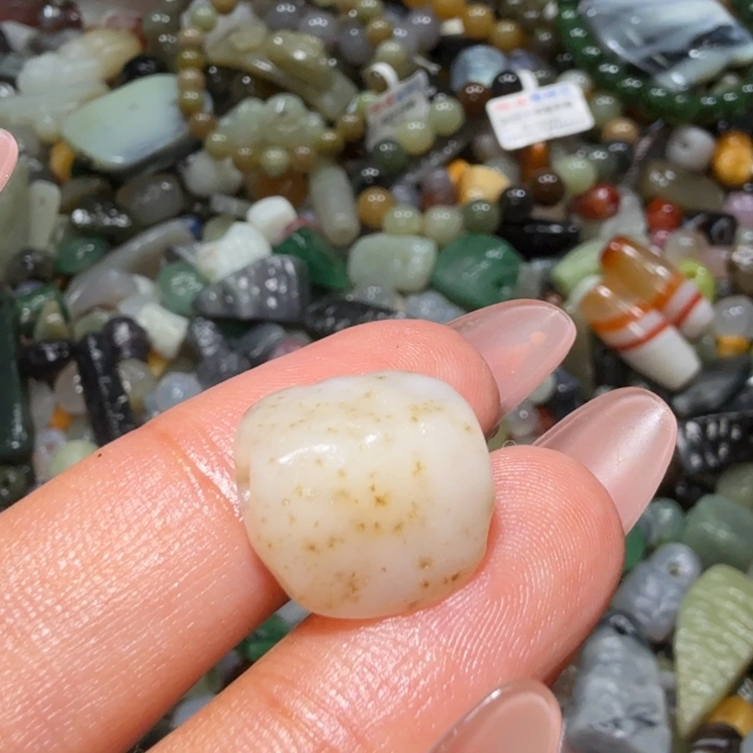 和田玉未镶嵌珠宝半成品