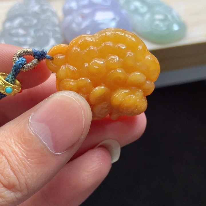 翡翠未镶嵌颈饰吊坠