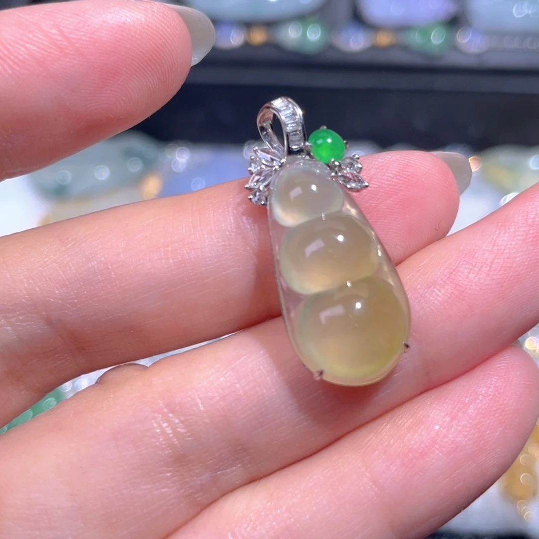 颈饰18K金镶嵌翡翠翡翠