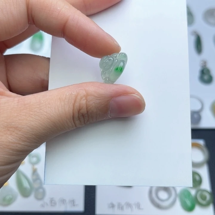 颈饰18K金镶嵌翡翠佛公