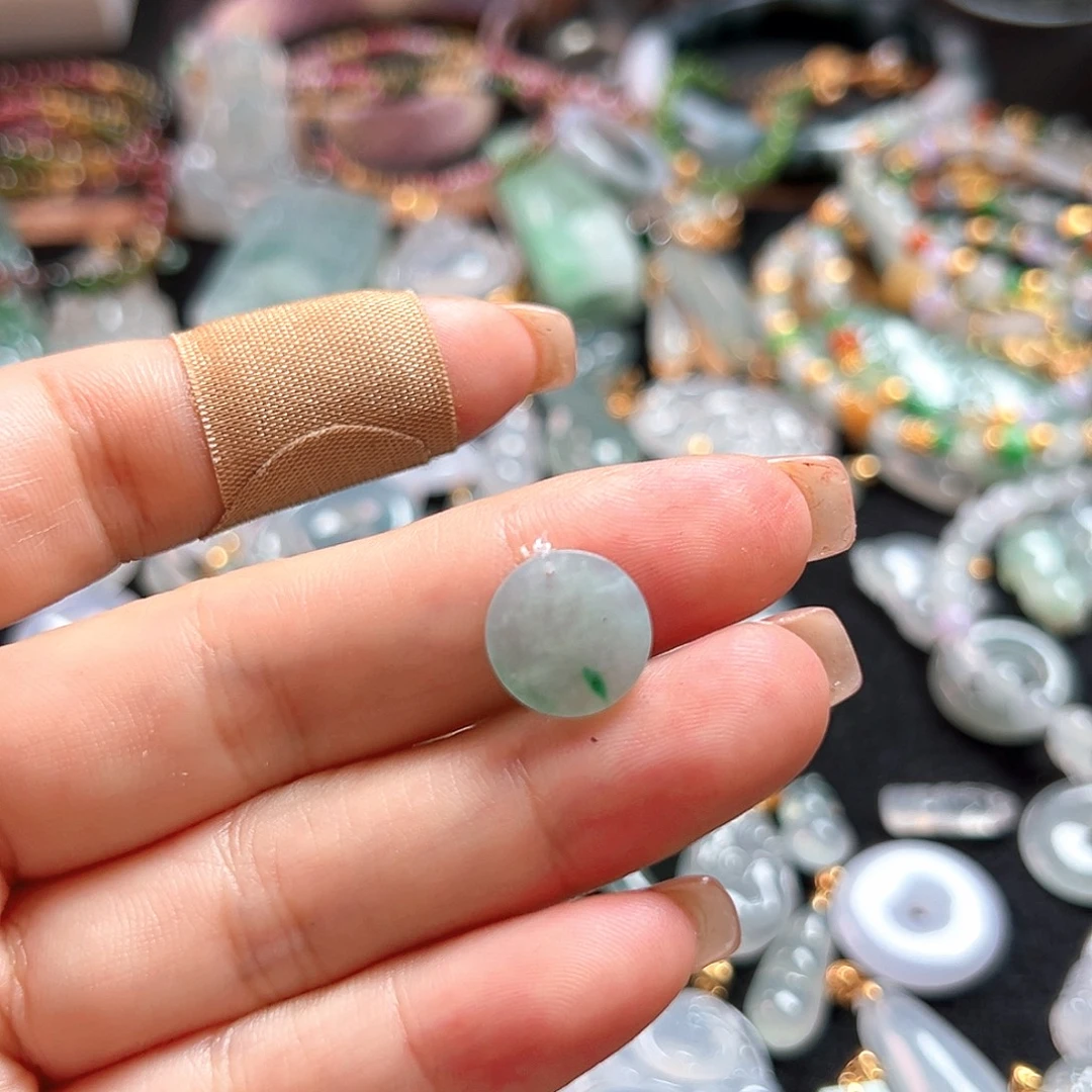 萌***琳颈饰未镶嵌翡翠翡翠
