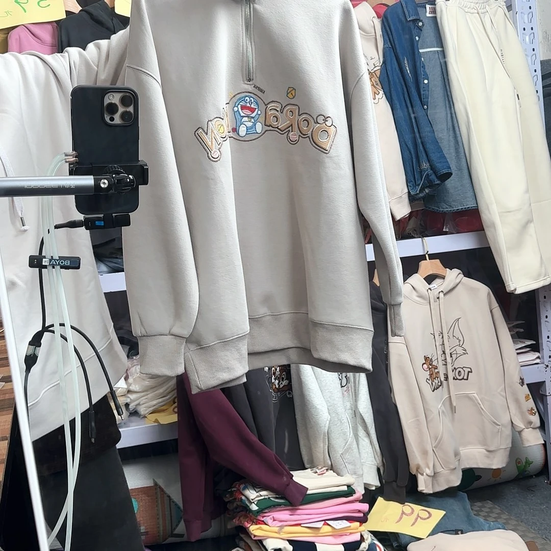 叮当猫卫衣不退换