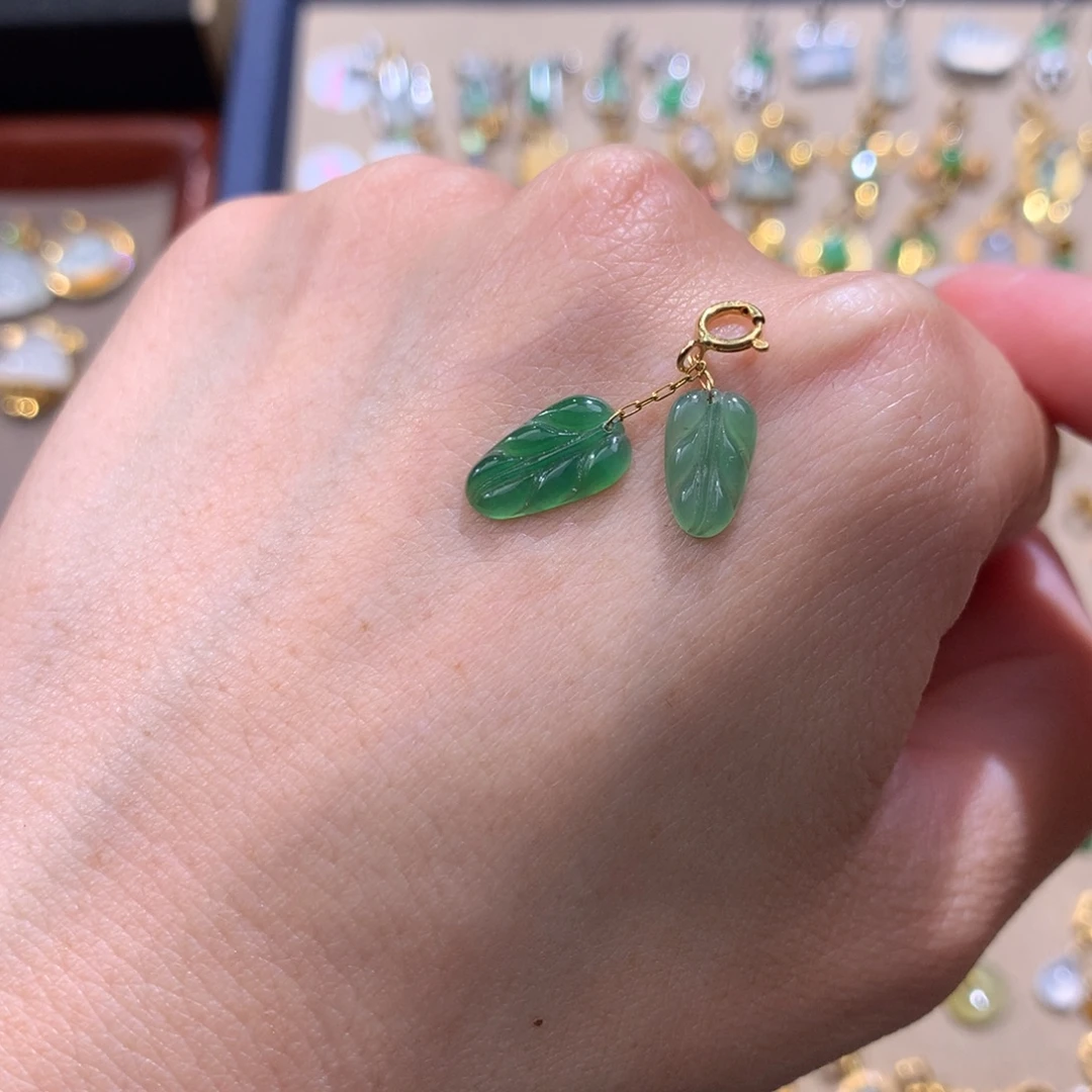 翡翠18K金镶嵌颈饰翡翠