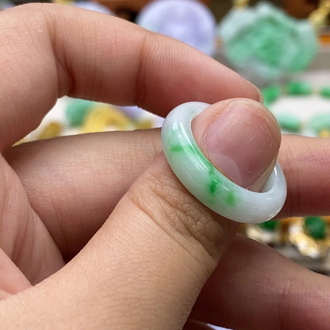 翡翠未镶嵌颈饰16