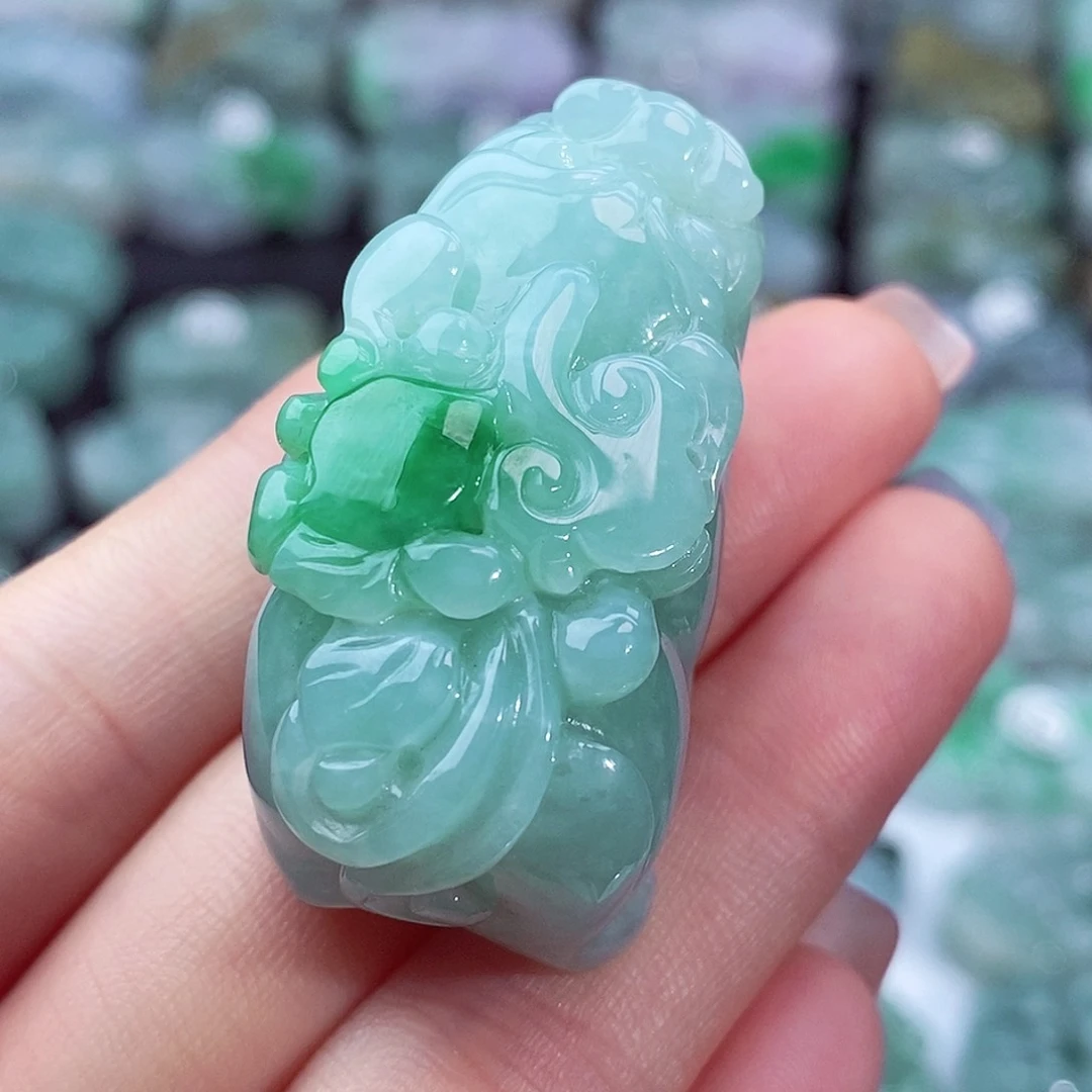 颈饰未镶嵌翡翠天然