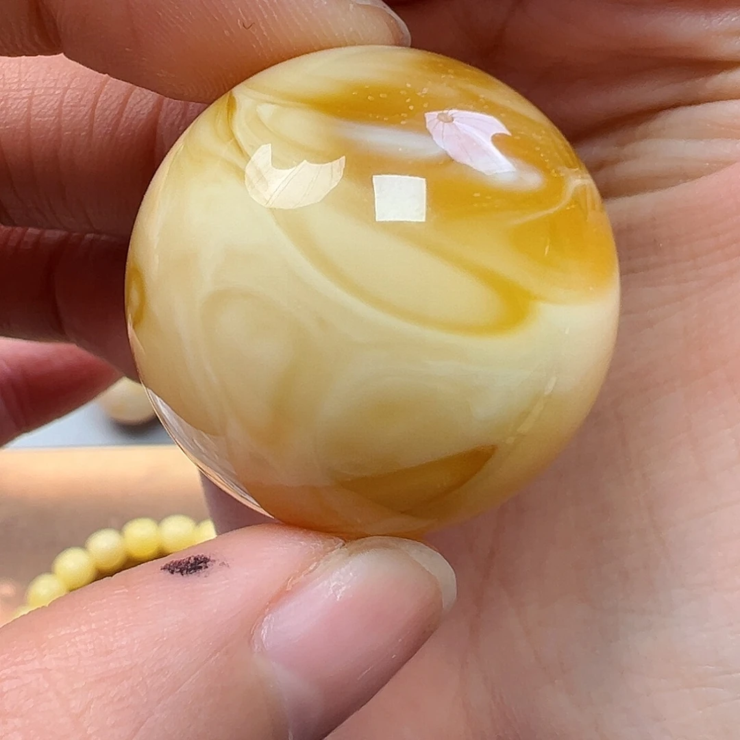 蜜蜡未镶嵌珠宝奇石