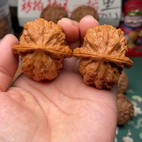 【闪购商品】把件文玩核桃40+梨木台
