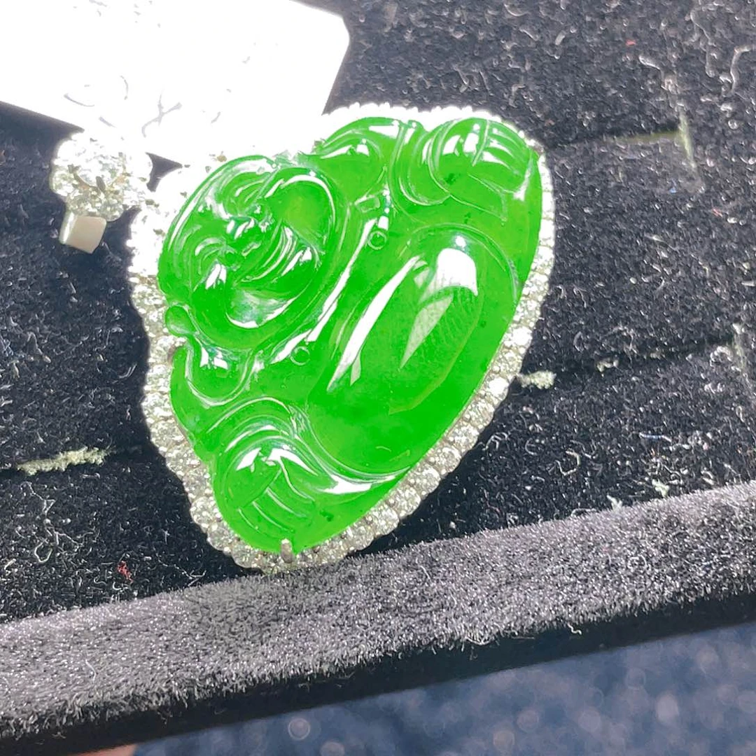 翡翠颈饰未镶嵌83，