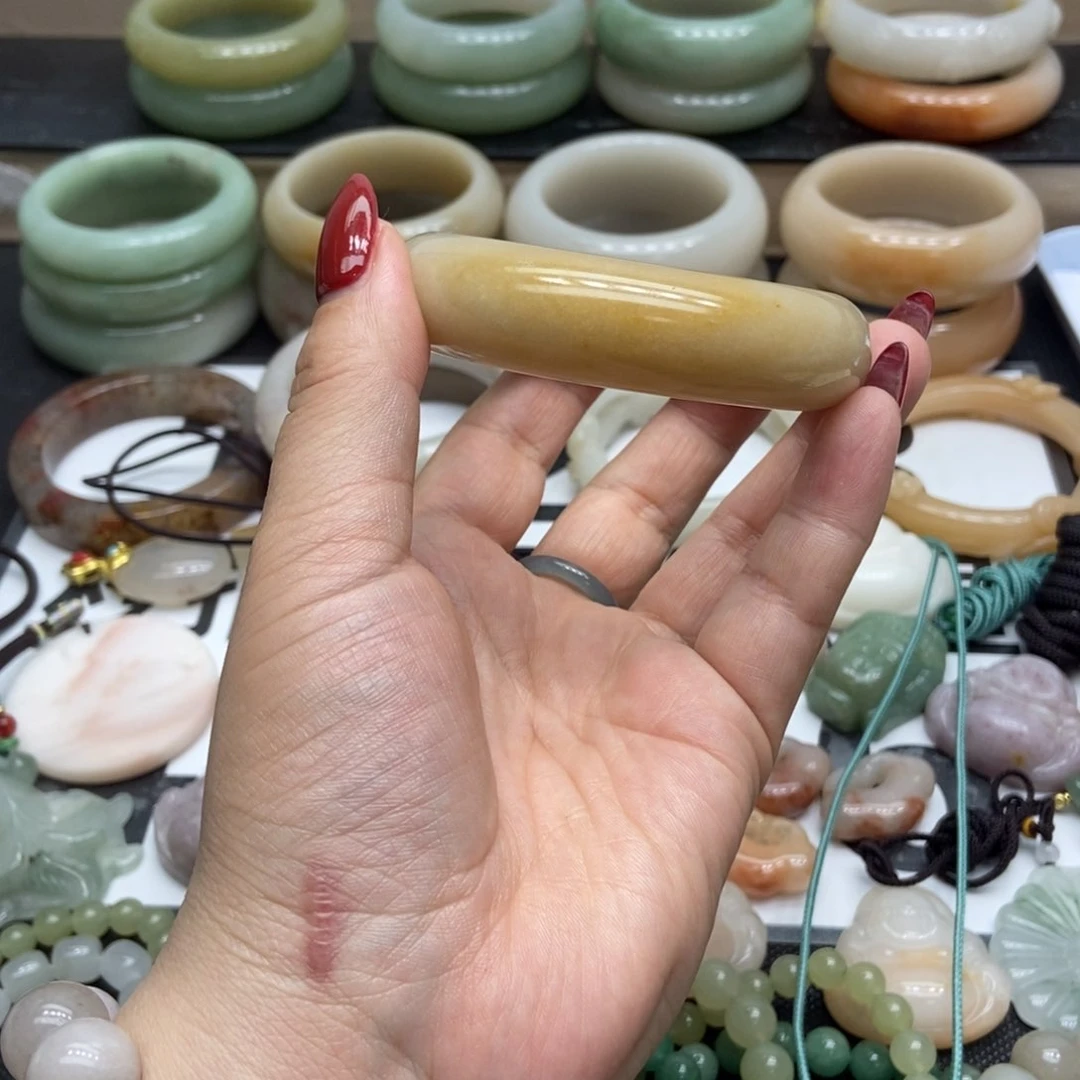 石英质玉手镯未镶嵌营**片