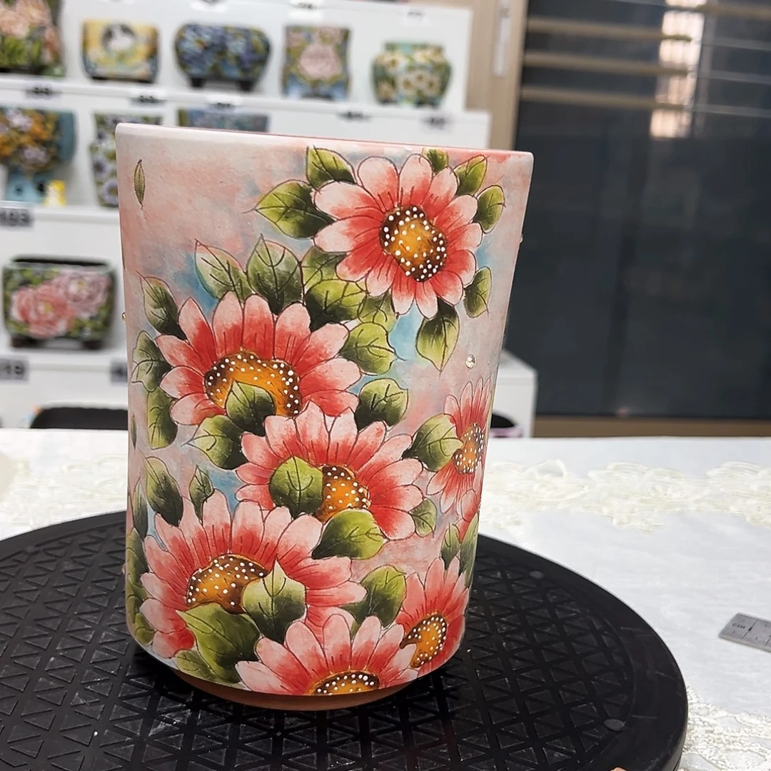 手绘陶瓷花盆口13.2高18.8