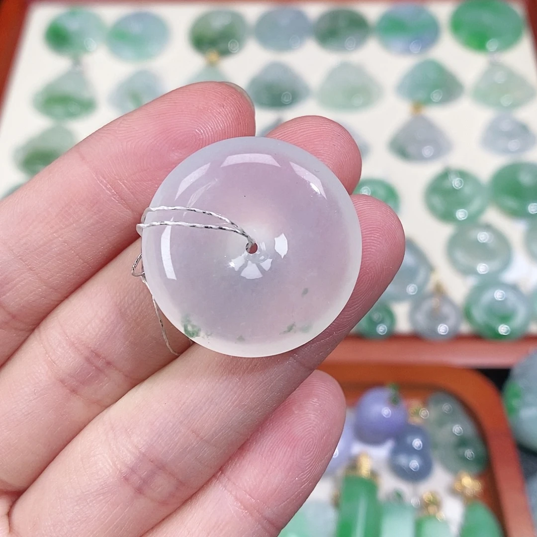 翡翠未镶嵌颈饰吊坠