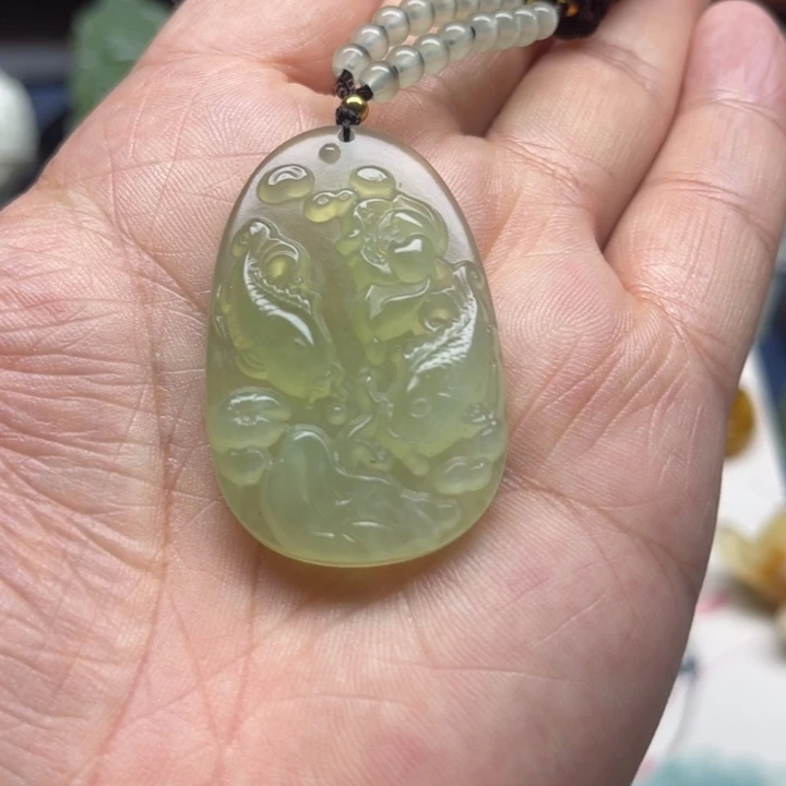 未镶嵌蛇纹石玉颈饰