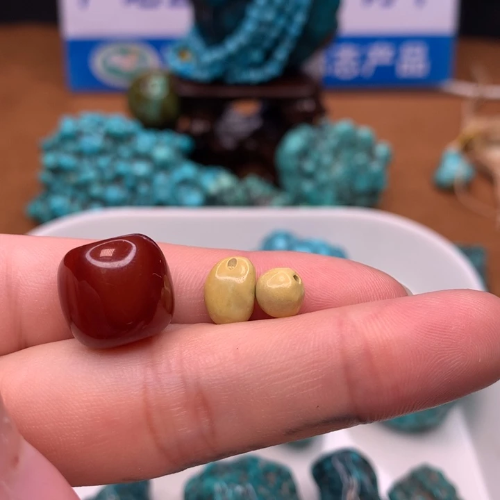 玛瑙/玉髓原矿未镶嵌龙**君