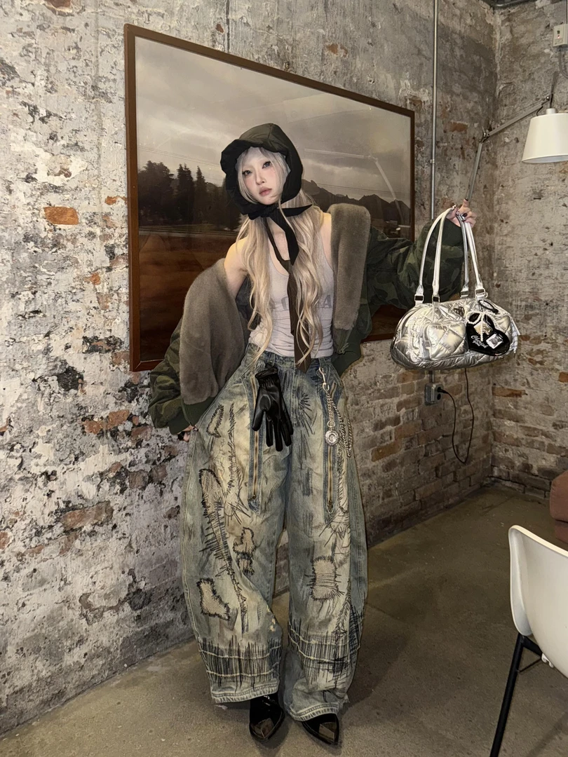 美式复古水洗脏染乱针刺绣弯刀牛仔裤女秋季街头宽松显瘦阔腿裤子