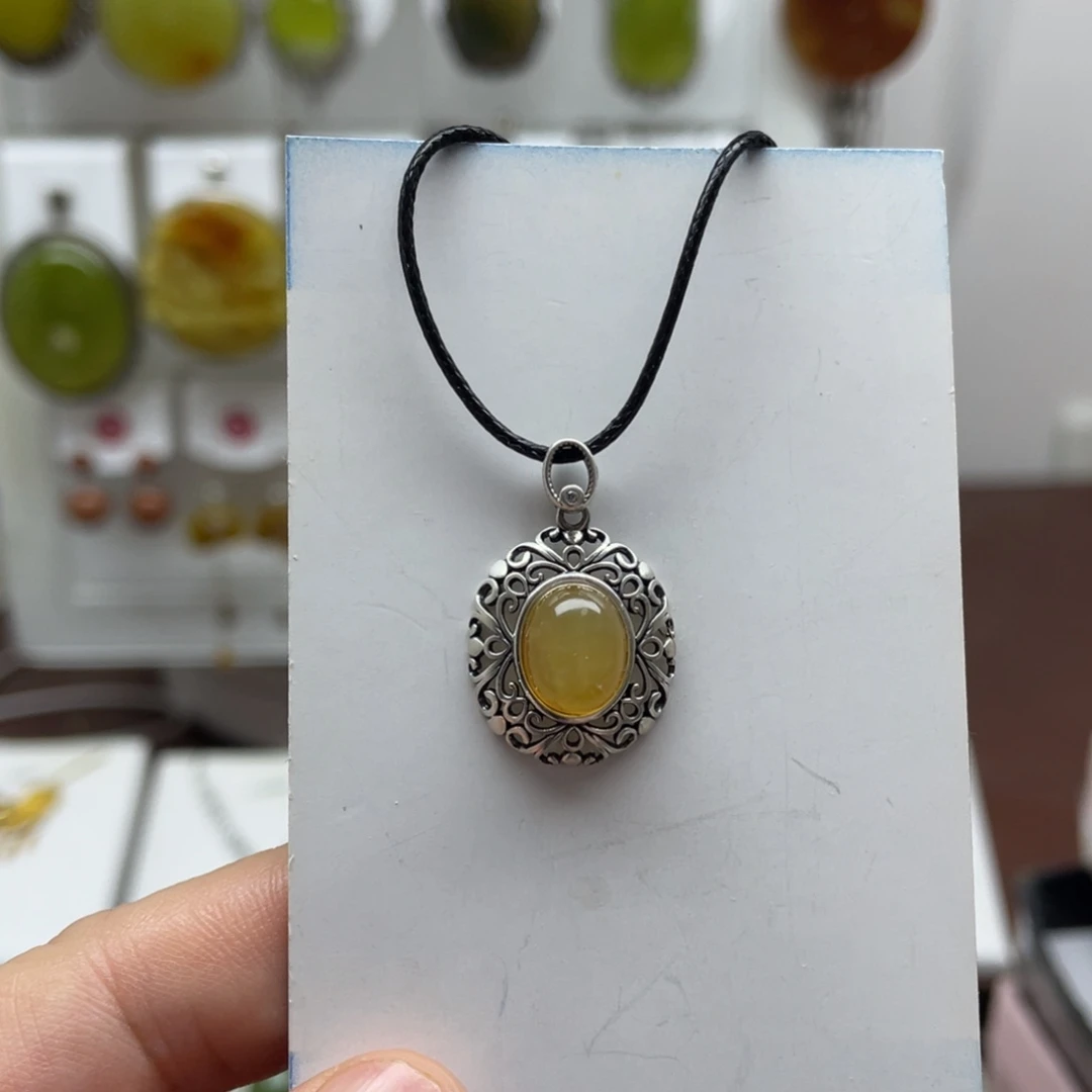 蛇纹石玉未镶嵌吊坠