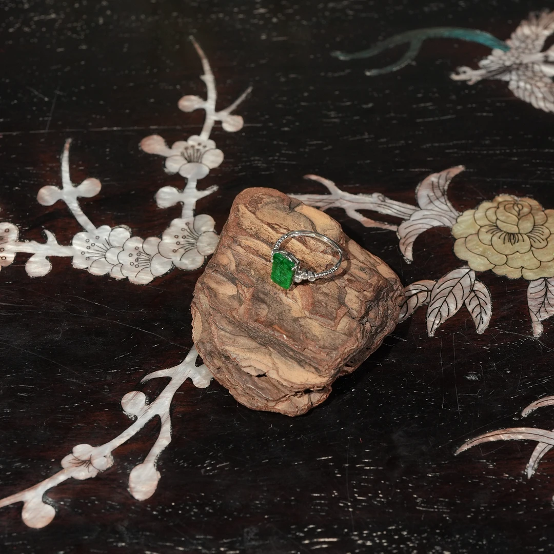 1.2香港王老板-翡翠镶嵌戒指3y567