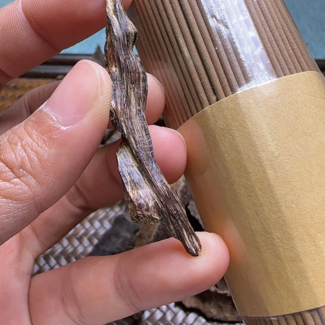 嗖****a香港糖结树心1.6克重的