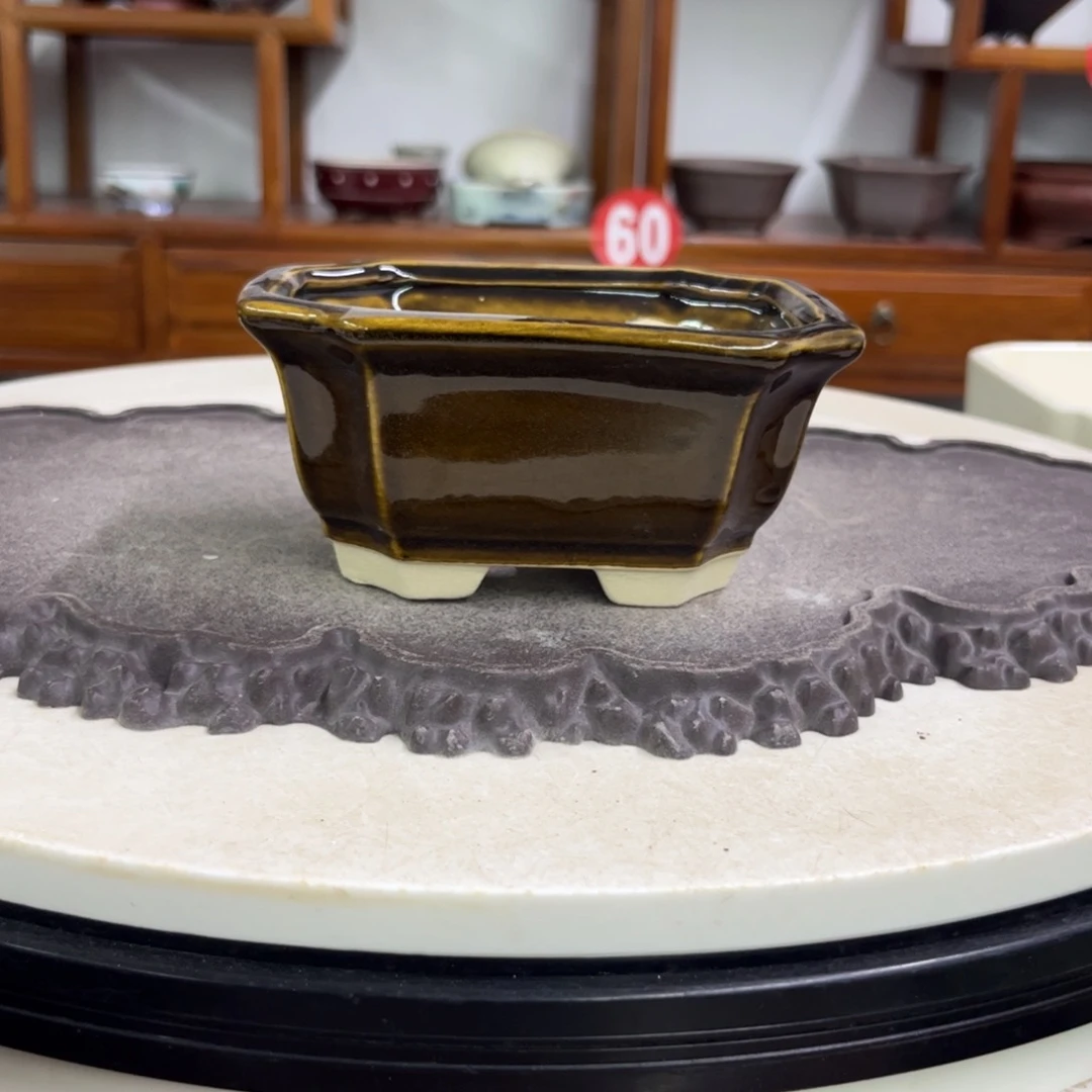 紫砂花盆瑕疵6.5-13-10。在。