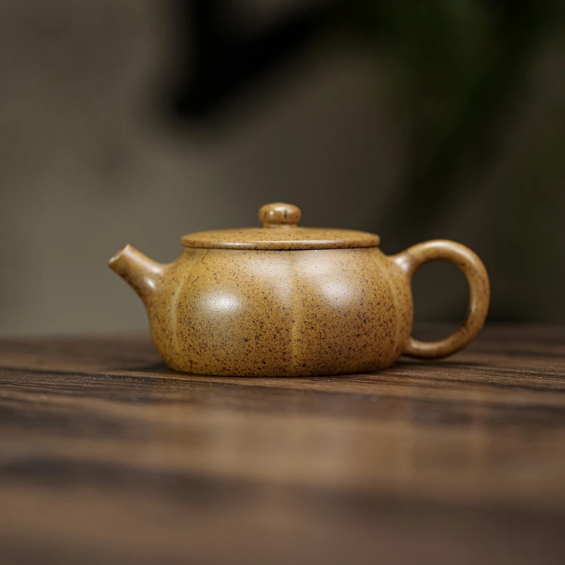 【菊蕾】 原矿黄金段泥柴烧 135cc 手工制作  宜兴紫砂壶