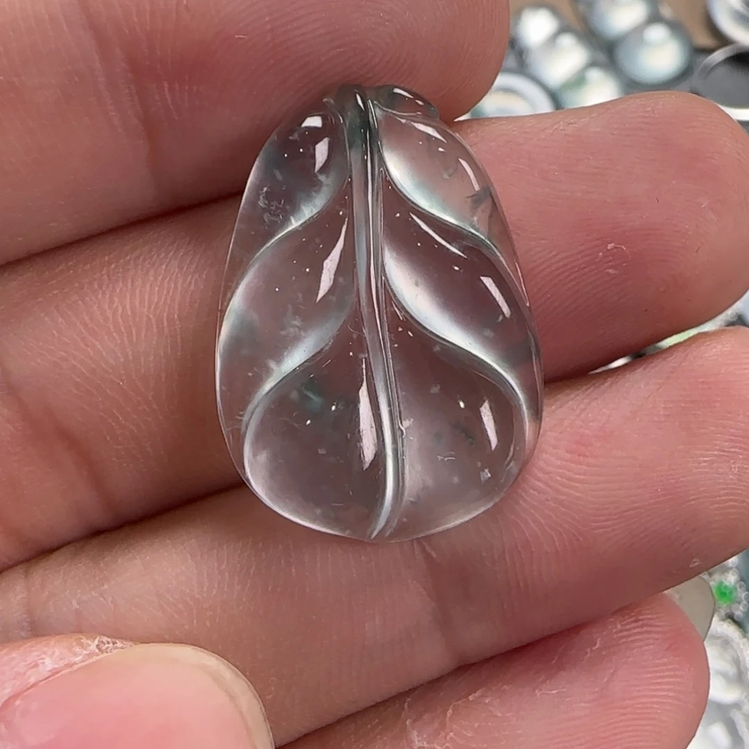 翡翠未镶嵌颈饰