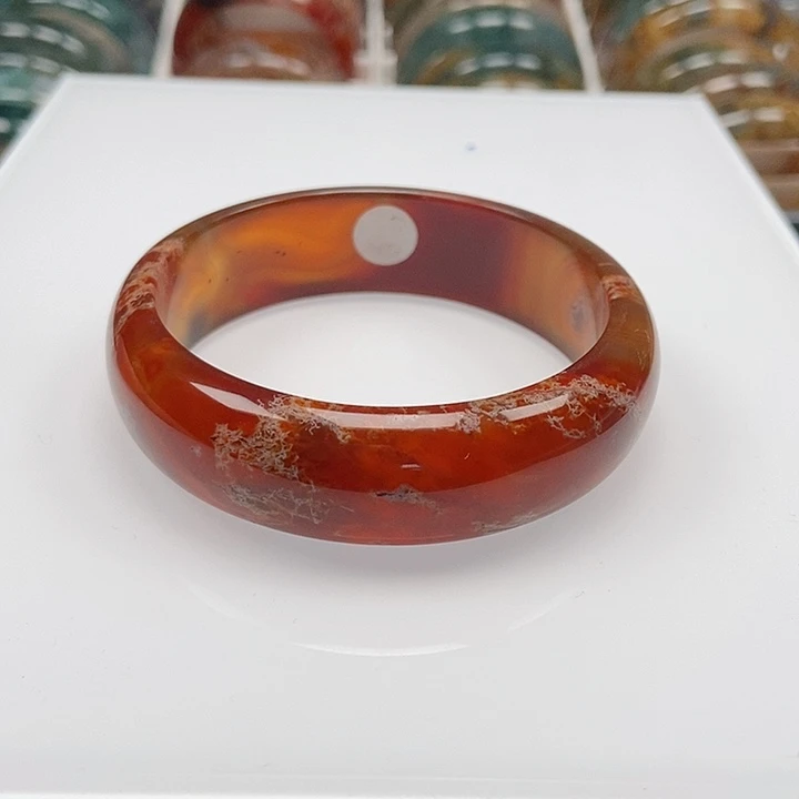 玛瑙/玉髓手镯未镶嵌吴****部