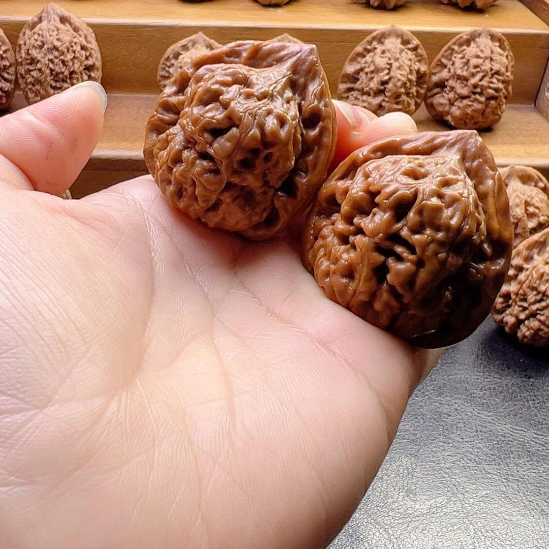 核桃金字塔手把件38