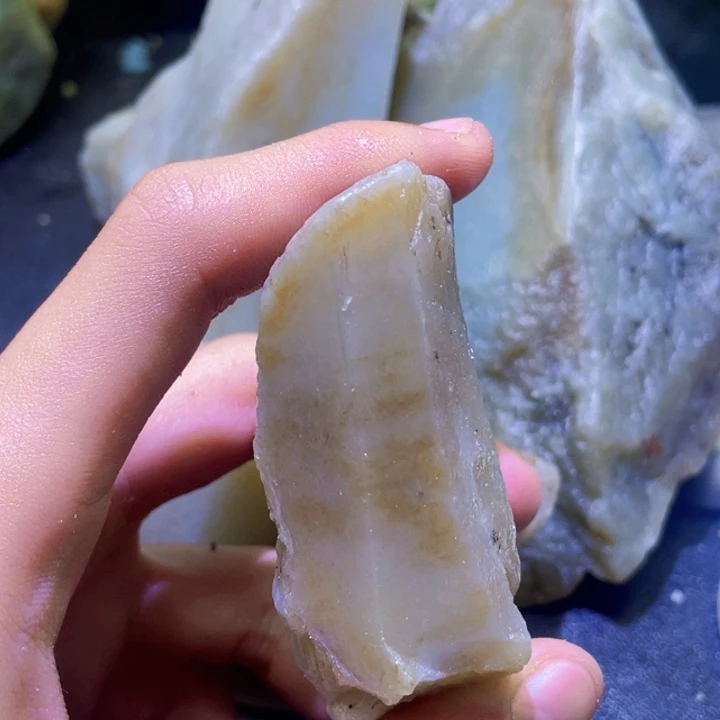 和田玉未镶嵌珠宝半成品