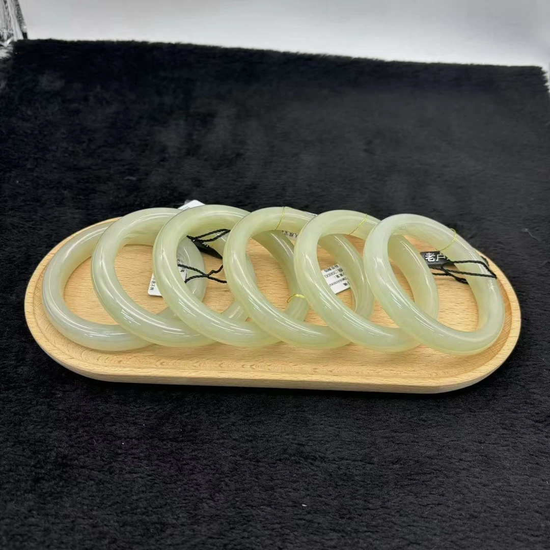 天然和田玉手镯精美时尚气质有瑕款多样性发货其一55