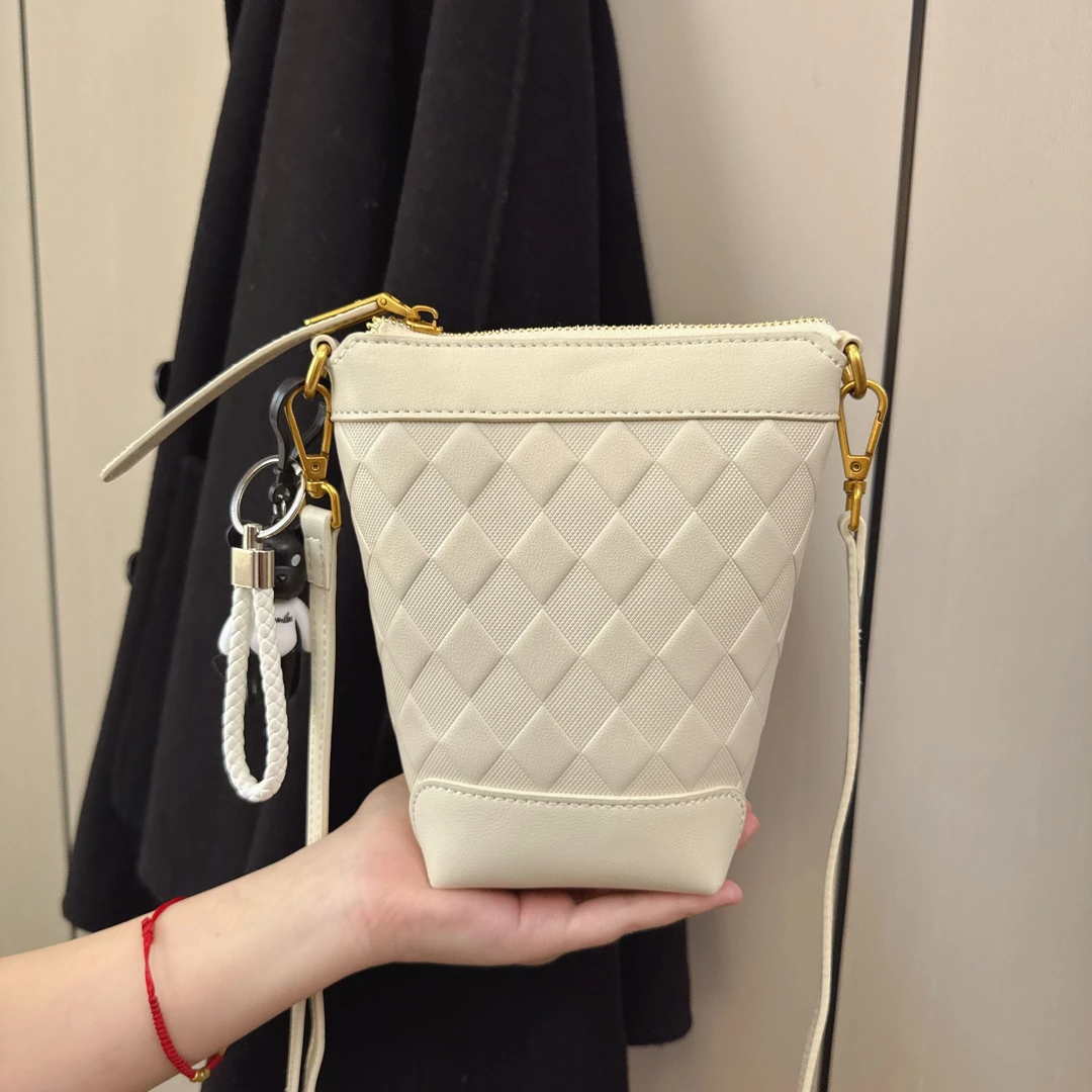 2025新款夏天出门专用小包包随身手机包时尚女包手提单肩斜挎包潮