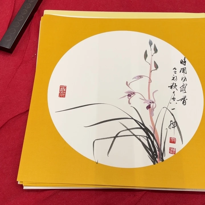 国画花鸟等多种鸟类的栖息