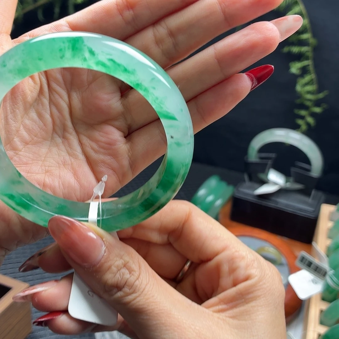 石英质玉未镶嵌手镯