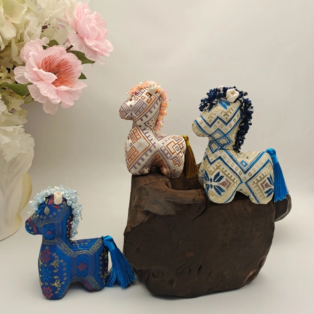 谭湘光|广西非遗壮锦2025新款壮锦小马复古创意简约工艺品正宗