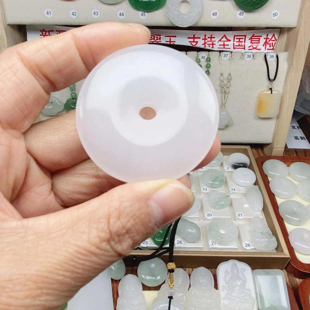 石英质玉（天山翠）合金颈饰