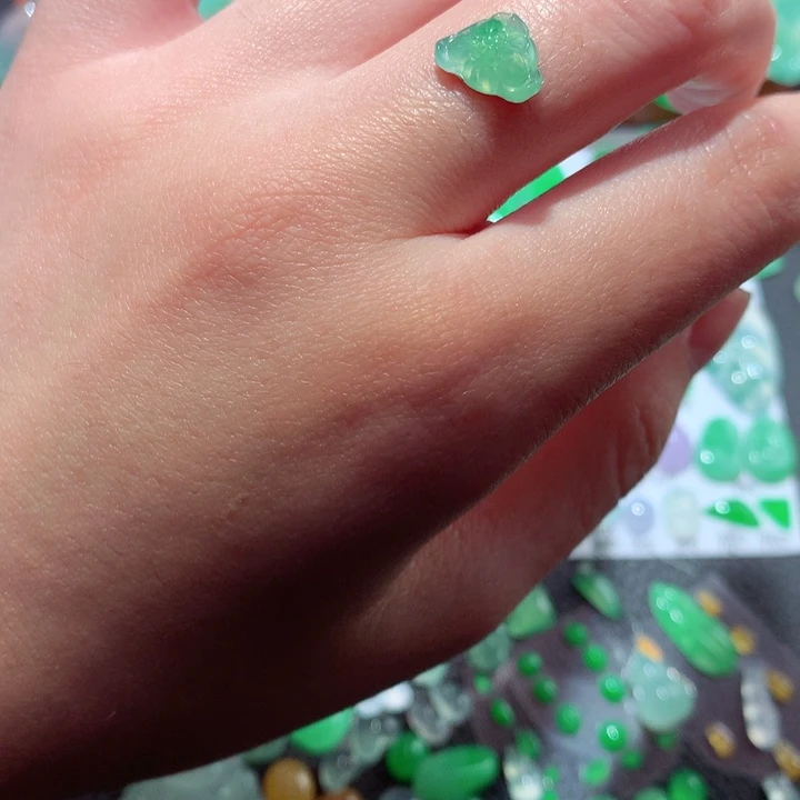 翡翠未镶嵌颈饰翡翠