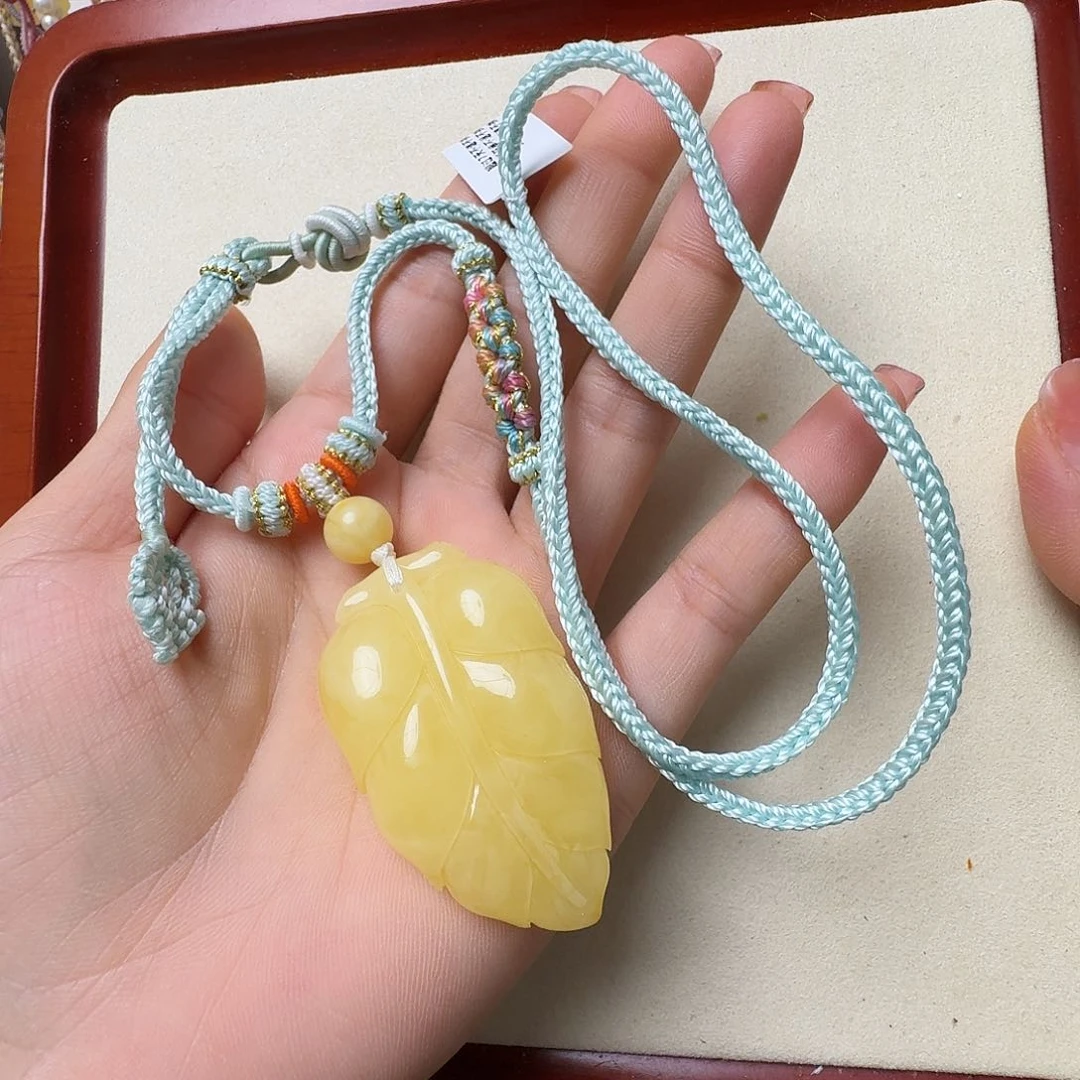 未镶嵌吊坠(赠链)蜜蜡