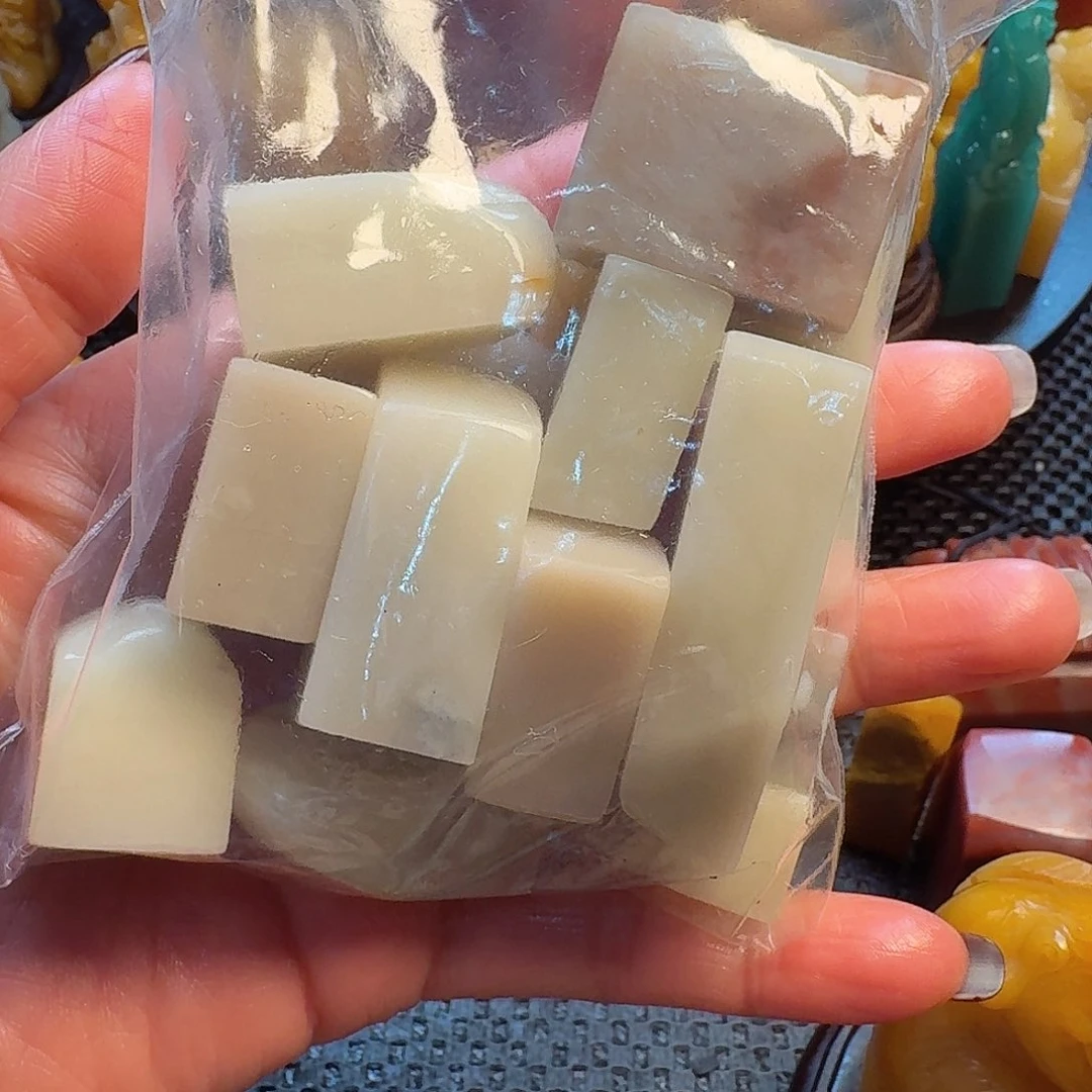 寿山石印石承****鲁寿山石