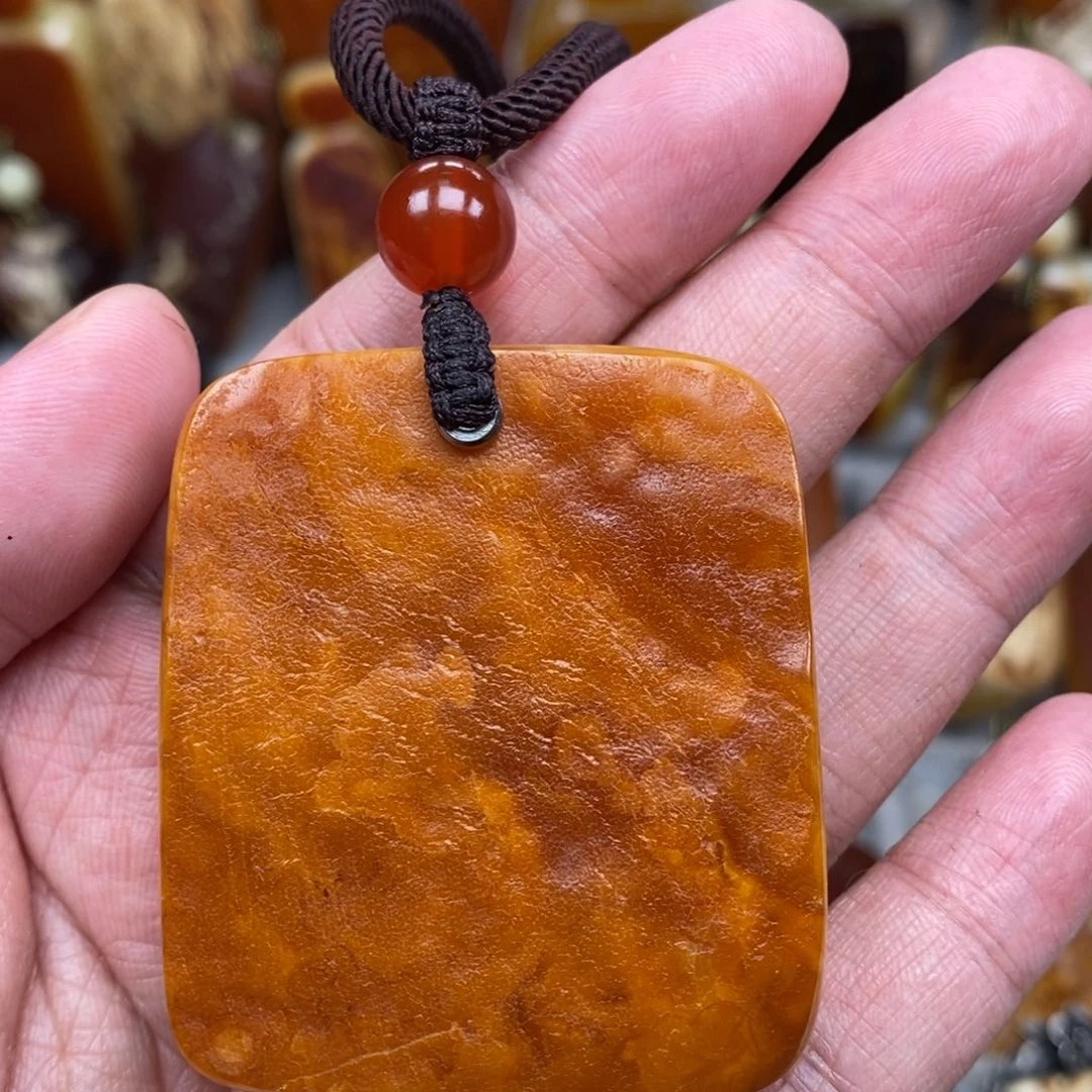 未镶嵌琥珀珠宝奇石