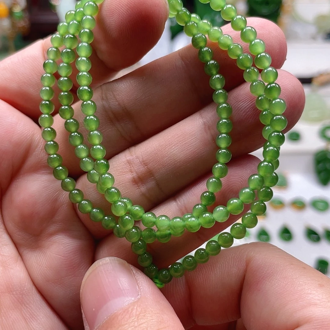 颈饰未镶嵌和田玉（碧玉）