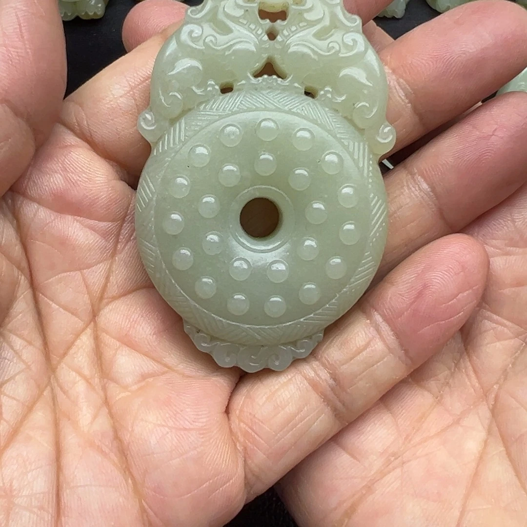 和田玉（糖玉）未镶嵌吊坠(不含链)