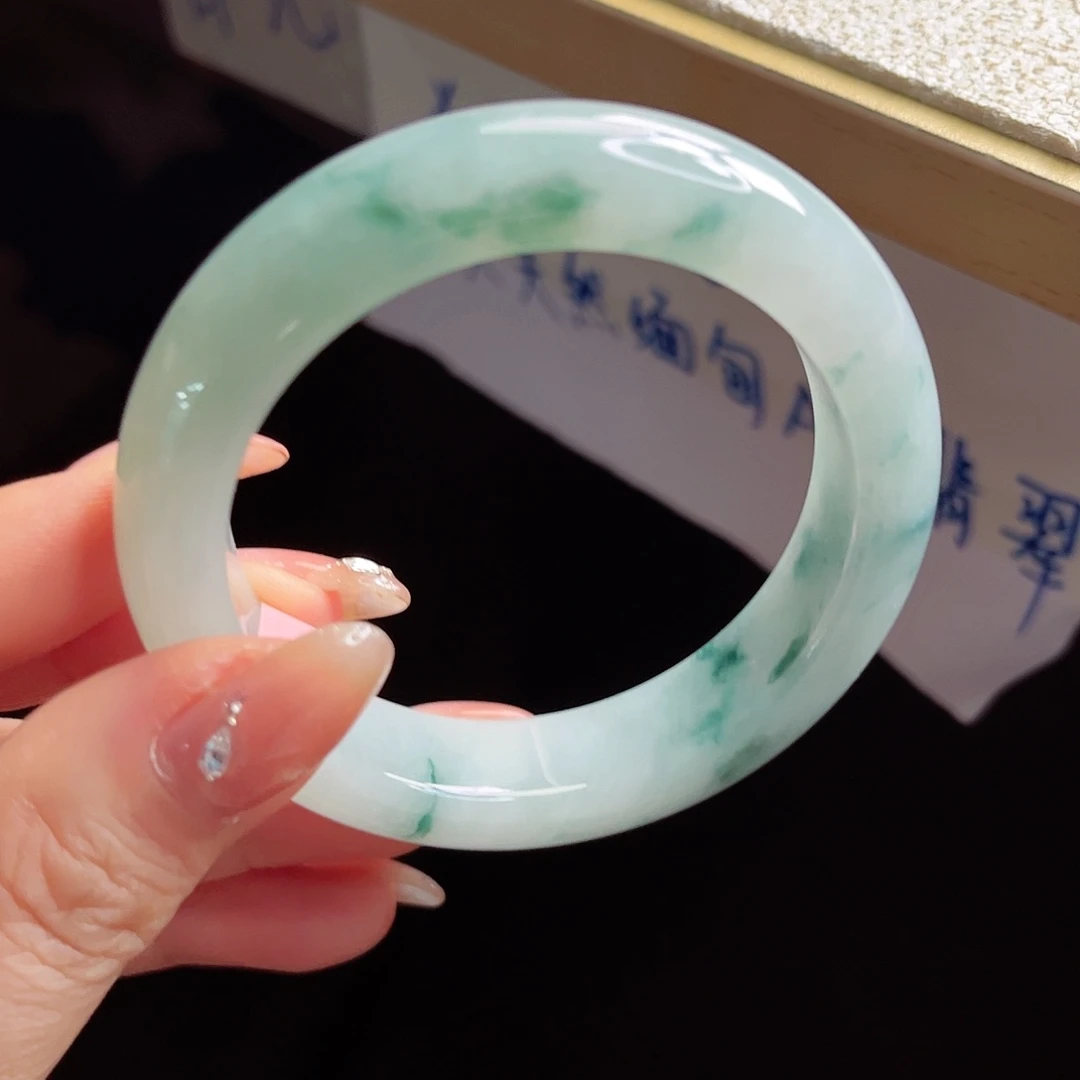 翡翠未镶嵌手镯手镯