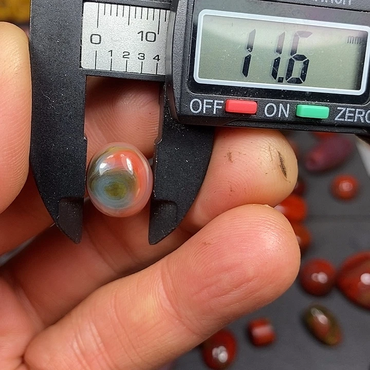 南红玛瑙未镶嵌车挂