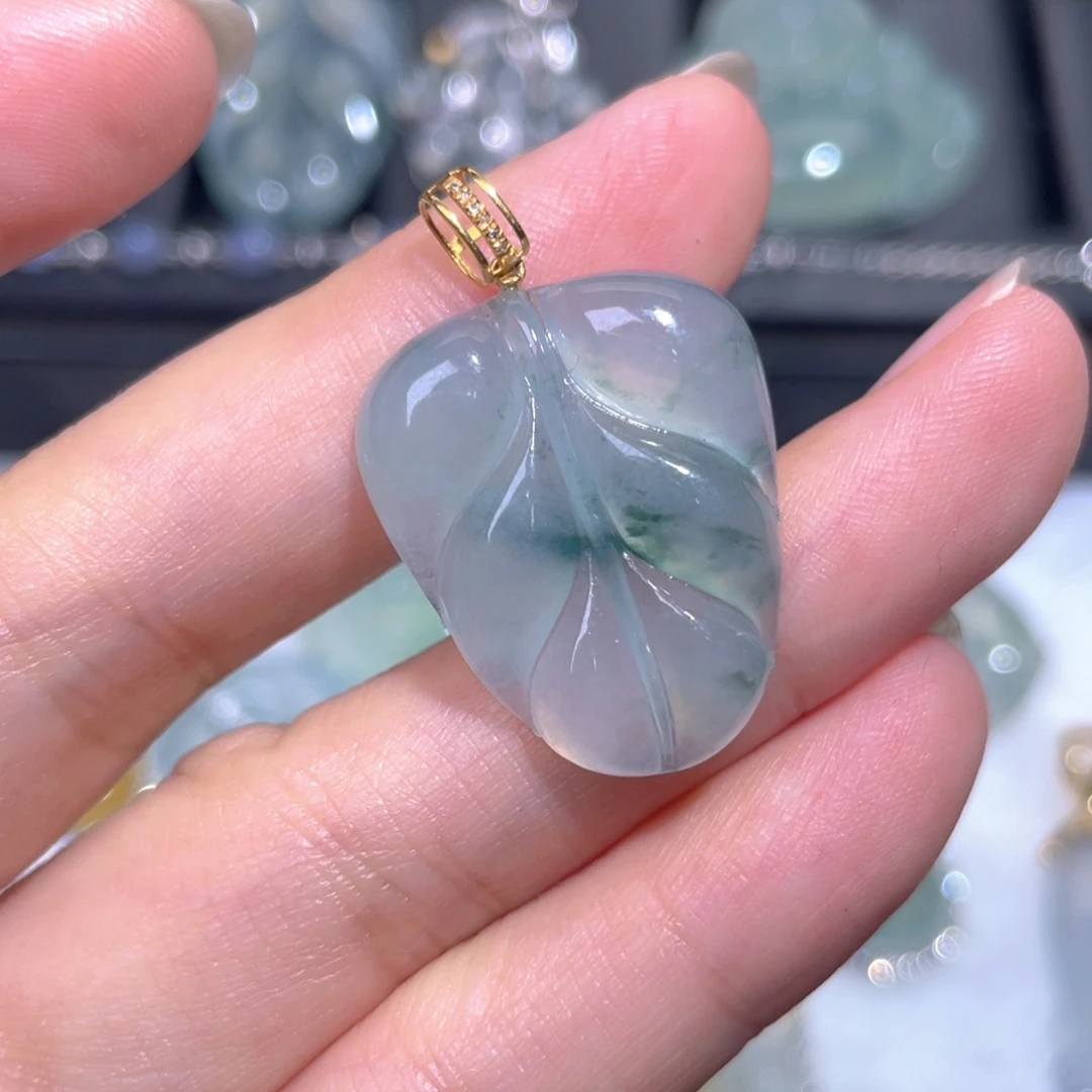 颈饰18K金镶嵌翡翠翡翠