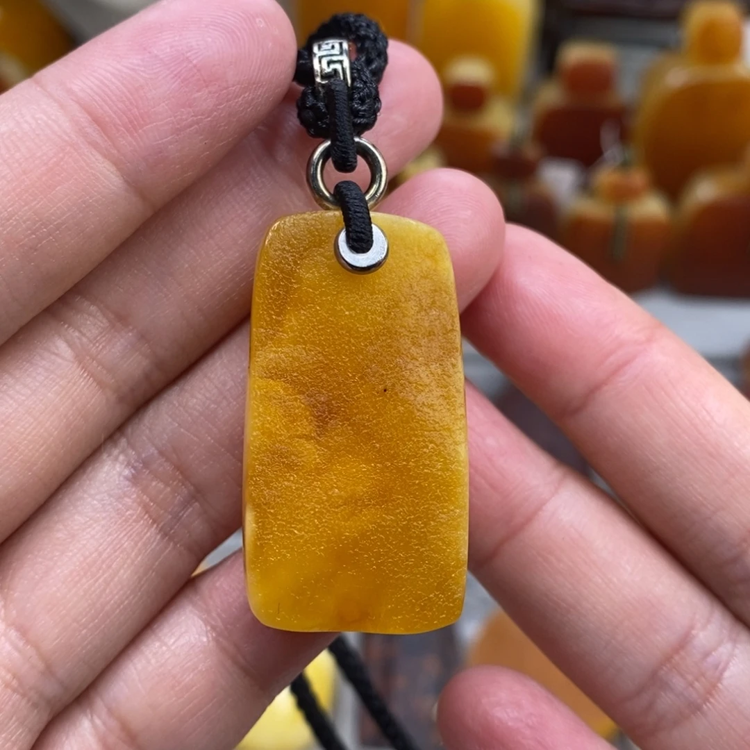 蜜蜡未镶嵌珠宝奇石